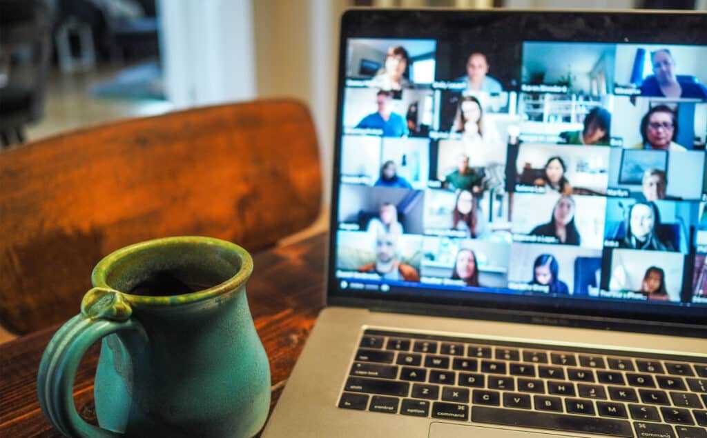 Anuncio de los Grupos Virtuales de Alcohólicos Anónimos